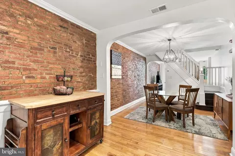 Entry Way - 434 E Clement St E, Baltimore, MD 21230 photo 2 of 3