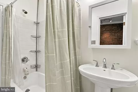 Bath - 434 E Clement St E, Baltimore, MD 21230 photo 2 of 2