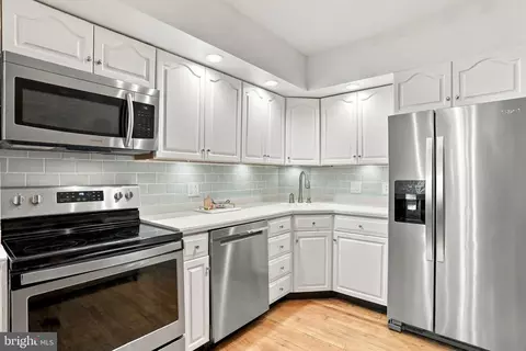 Kitchen - 434 E Clement St E, Baltimore, MD 21230 photo 3 of 4