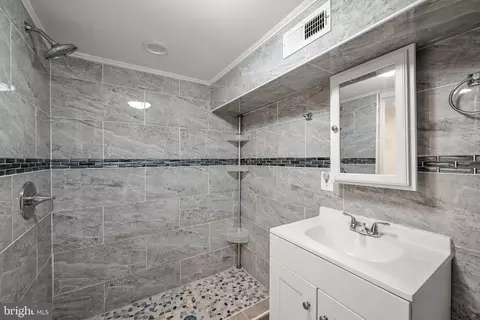 Bath - Undisclosed, Baltimore, MD 21223 photo 3 of 3