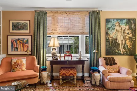 Living - 12 W Hamilton St, Baltimore, MD 21201 photo 3 of 6