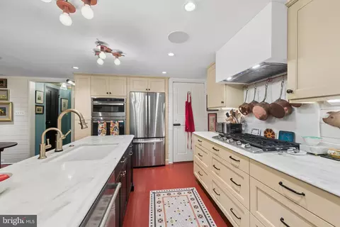 Kitchen - 12 W Hamilton St, Baltimore, MD 21201 photo 2 of 4