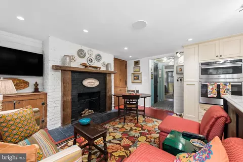 Other - 12 W Hamilton St, Baltimore, MD 21201 photo 1 of 7