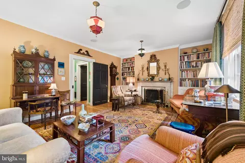 Living - 12 W Hamilton St, Baltimore, MD 21201 photo 2 of 6