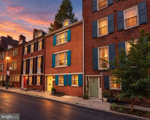 12 W Hamilton St, Baltimore, MD 21201