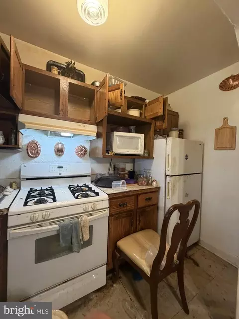 Kitchen - 4026 Woodmere Ave, Baltimore, MD 21215 photo 1 of 2