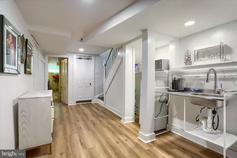Entry Way - 1505 Park Ave, Baltimore, MD 21217 photo 7 of 7