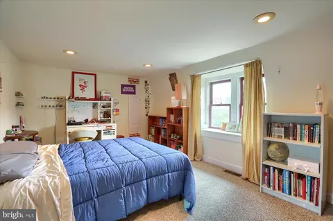 Bedroom - 1505 Park Ave, Baltimore, MD 21217 photo 5 of 9
