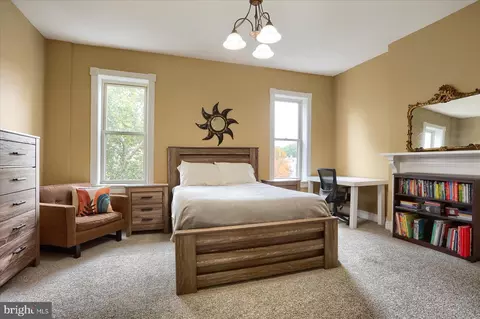 Bedroom - 1505 Park Ave, Baltimore, MD 21217 photo 3 of 9
