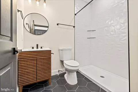 Bath - 3232 E Lombard St E, Baltimore, MD 21224 photo 3 of 3