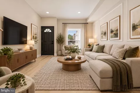 Entry Way - 3232 E Lombard St E, Baltimore, MD 21224 photo 3 of 14