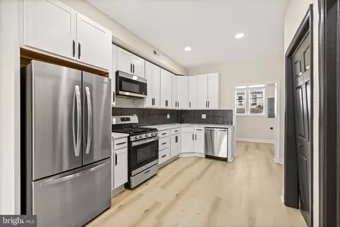 Entry Way - 3232 E Lombard St E, Baltimore, MD 21224 photo 5 of 14