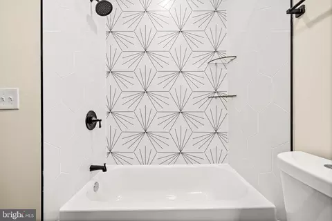 Bath - 3232 E Lombard St E, Baltimore, MD 21224 photo 1 of 3