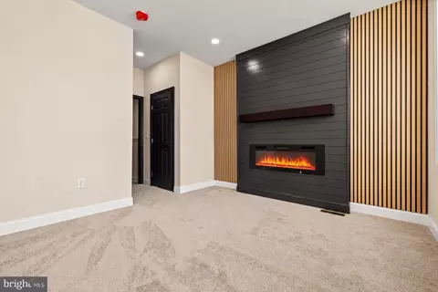 Entry Way - 3232 E Lombard St E, Baltimore, MD 21224 photo 9 of 14