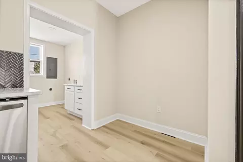 Entry Way - 3232 E Lombard St E, Baltimore, MD 21224 photo 6 of 14