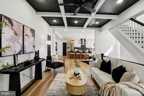 Entry Way - 3606 Fairview Ave, Baltimore, MD 21216 photo 1 of 3
