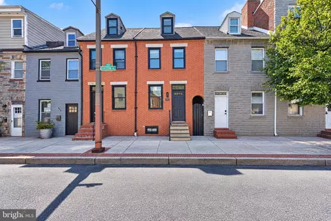 Exterior - 909 Eastern Ave, Baltimore, MD 21202 photo 3 of 3