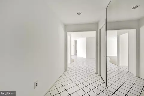 Entry Way - 3041 Fallstaff Rd #505D, Baltimore, MD 21209 photo 1 of 3