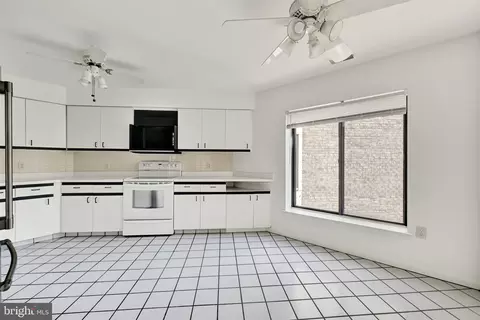 Kitchen - 3041 Fallstaff Rd #505D, Baltimore, MD 21209 photo 1 of 4