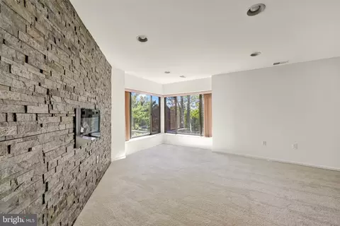 Living - 3041 Fallstaff Rd #505D, Baltimore, MD 21209 photo 6 of 6