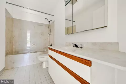Bath - 3041 Fallstaff Rd #505D, Baltimore, MD 21209 photo 3 of 3