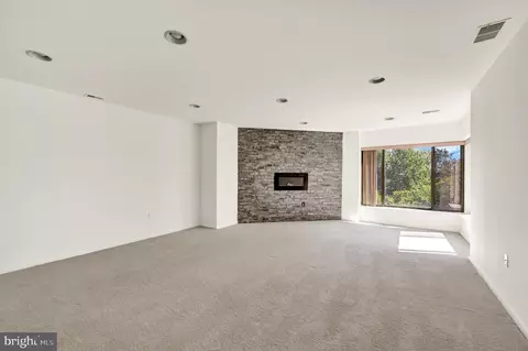 Living - 3041 Fallstaff Rd #505D, Baltimore, MD 21209 photo 3 of 6
