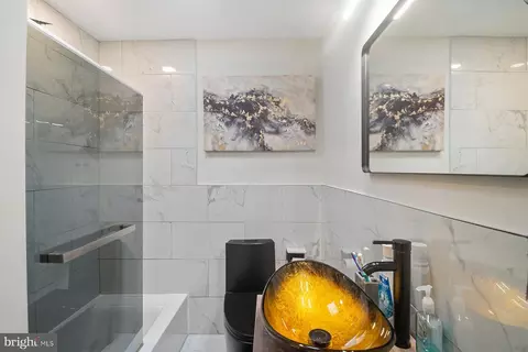 Bath - 2157 Harman Ave, Baltimore, MD 21230 photo 1 of 2