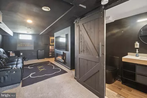 Entry Way - 2157 Harman Ave, Baltimore, MD 21230 photo 5 of 5