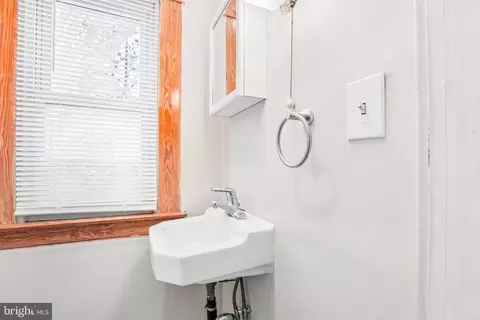 Entry Way - 4107 Old Frederick Rd, Baltimore, MD 21229 photo 4 of 4