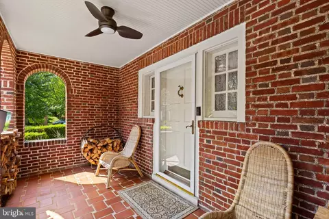 Exterior - 400 Bretton Pl, Baltimore, MD 21218 photo 4 of 12
