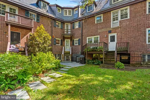 Exterior - 400 Bretton Pl, Baltimore, MD 21218 photo 11 of 12