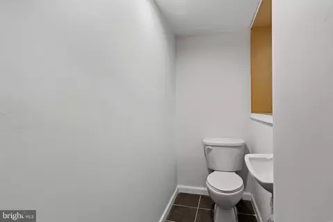 Bath - 400 Bretton Pl, Baltimore, MD 21218 photo 5 of 5