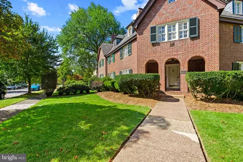 Exterior - 400 Bretton Pl, Baltimore, MD 21218 photo 3 of 12