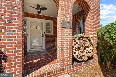 Exterior - 400 Bretton Pl, Baltimore, MD 21218 photo 7 of 12