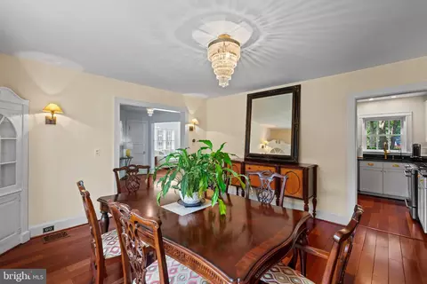 Dining - 400 Bretton Pl, Baltimore, MD 21218 photo 4 of 5