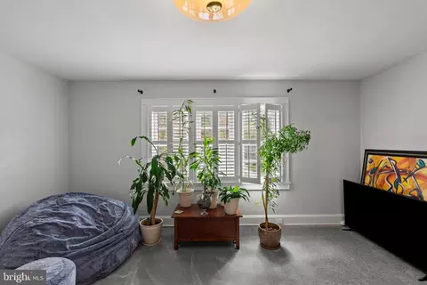 Bedroom - 400 Bretton Pl, Baltimore, MD 21218 photo 5 of 14