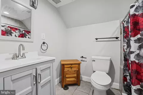 Bath - 2327 W Lanvale St, Baltimore, MD 21216 photo 2 of 3