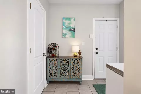 Entry Way - 2327 W Lanvale St, Baltimore, MD 21216 photo 5 of 12