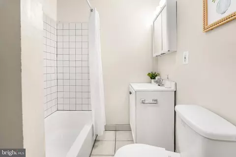 Bath - 1742 E Lombard St, Baltimore, MD 21231 photo 1 of 4
