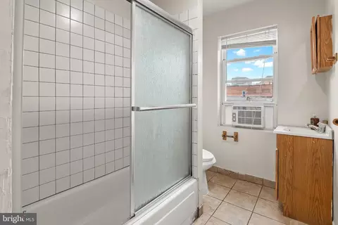 Bath - 1742 E Lombard St, Baltimore, MD 21231 photo 2 of 4