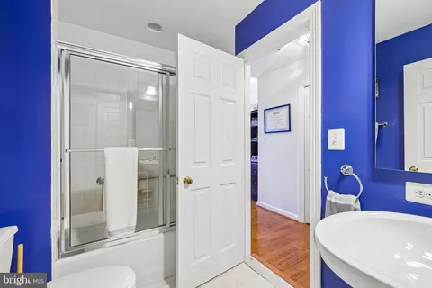 Bath - 10 E Lee St #802, Baltimore, MD 21202 photo 2 of 3