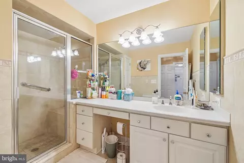Bath - 10 E Lee St #802, Baltimore, MD 21202 photo 1 of 3