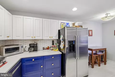 Kitchen - 10 E Lee St #802, Baltimore, MD 21202 photo 4 of 5