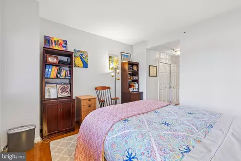 Bedroom - 10 E Lee St #802, Baltimore, MD 21202 photo 5 of 6