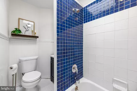 Bath - 607 W 33rd St, Baltimore, MD 21211 photo 2 of 3