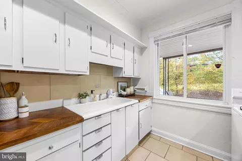 Kitchen - 607 W 33rd St, Baltimore, MD 21211 photo 4 of 4