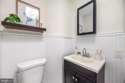 Bath - 607 W 33rd St, Baltimore, MD 21211 photo 1 of 3