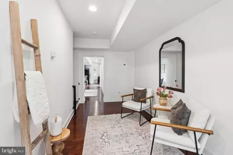 Entry Way - 317 S Regester St, Baltimore, MD 21231 photo 4 of 8