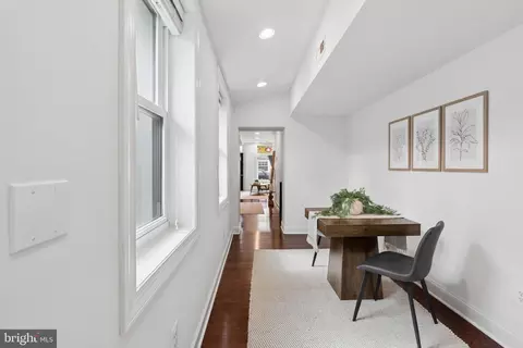 Entry Way - 317 S Regester St, Baltimore, MD 21231 photo 5 of 8