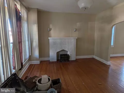 Living - 3245 Dudley Ave, Baltimore, MD 21213 photo 3 of 8
